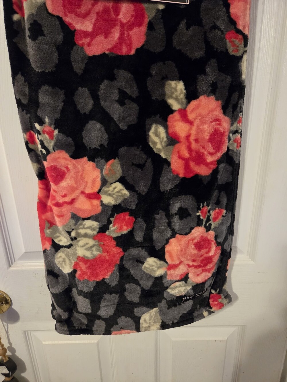 Betsey Johnson Black & Red Rose Pattern Plush Blanket - Picture 2 of 3